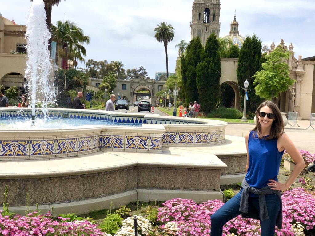 Balboa Park in downtown san Diego, fountain, woman