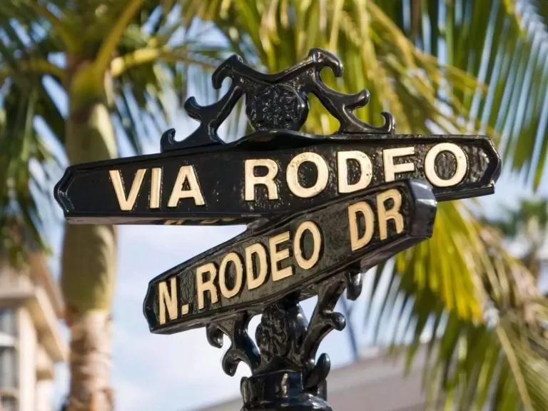 rodeo drive, shopping, Beverly hills, Los Angeles, things to do during a layover in Los Angeles