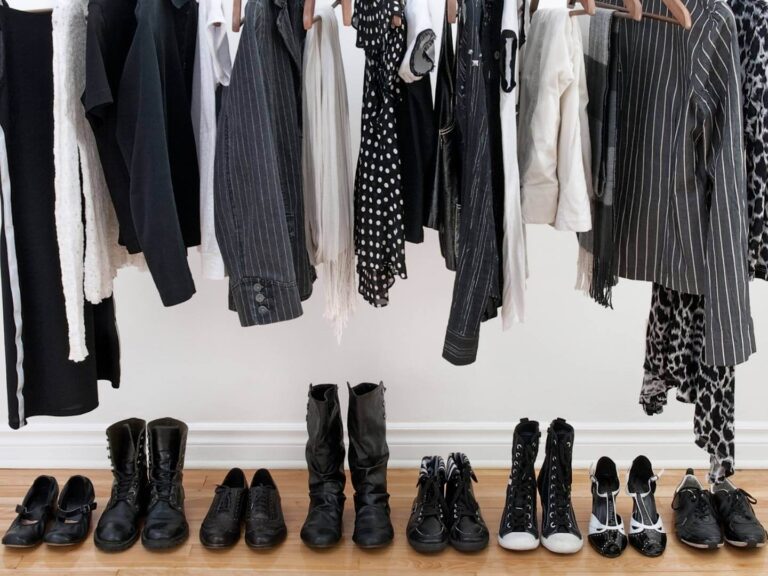 Black and white clothes from the same color palette, Tips for packing a suitcase like a professional