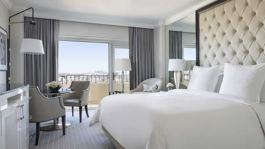 Four Seasons Los Angeles at Beverly Hills Guestroom with a balcony