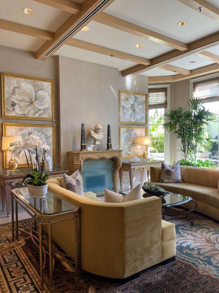 Four Seasons Hotel Los Angeles at Beverly HIlls sitting room