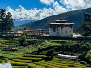 Read more about the article 25+ Things to Know Before You Visit Bhutan: A Comprehensive Guide