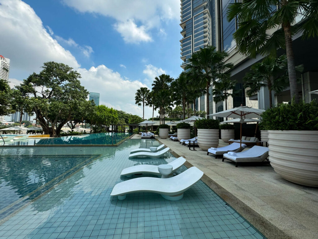 Pool and lounges at Four Seasons Hotel Bangkok at Chao Phraya River